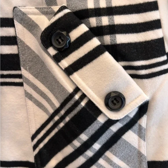 By & By Women's Juniors Monochrome Plaid Trench Coat - Picture 4 of 6